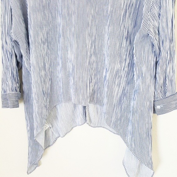 $30⬇️ RO& DE striped button down shirt - Picture 4 of 5